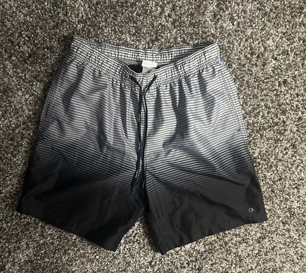 Calvin Klein Men's Black and Gray Ombre Striped Quick Dry Volley Swim Trunks Siz